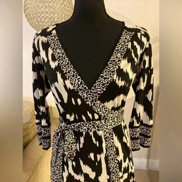 Diane von furstenberg wrap silk dress size 0 - Picture 2 of 7